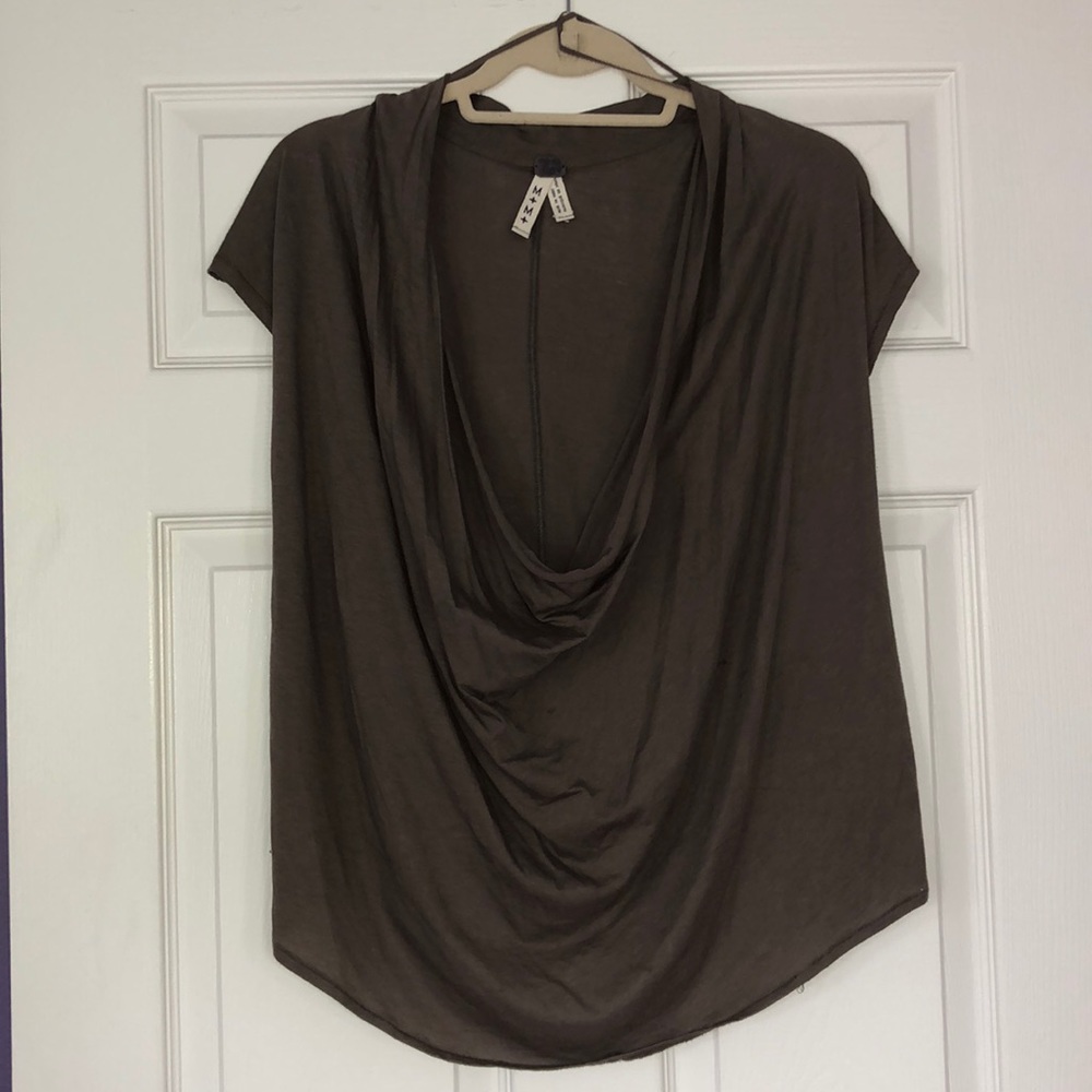 Low front T-shirt